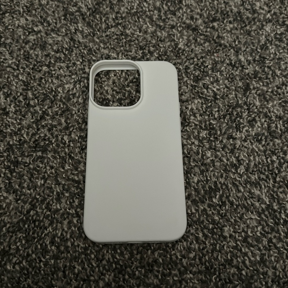 This is a iPhone 14 pro max case it is white and it’s never been used